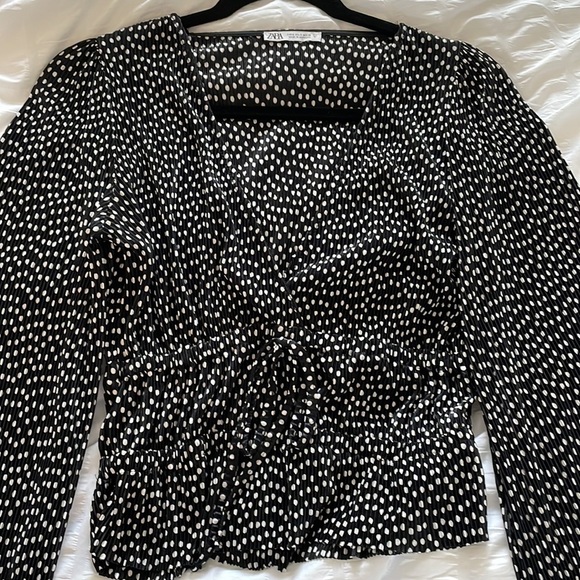 NWOT - Zara Flowy Top - Picture 5 of 5